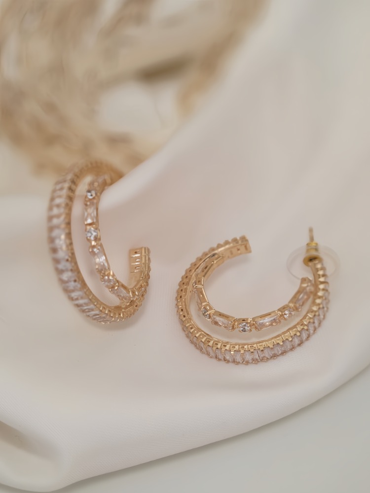 İkili Yarım Halka Model Zirkon Taşlı Antialerjik VİP Halka Gold Renk Küpe Antialerjik - 1817