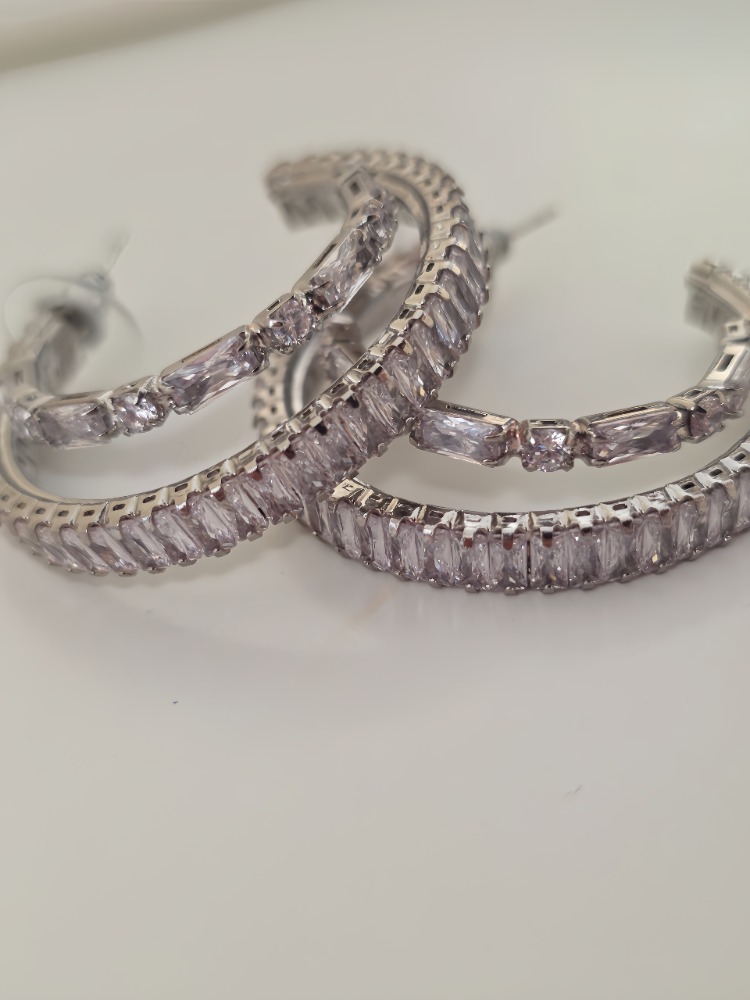 İkili Yarım Halka Model Zirkon Taşlı Antialerjik VİP Halka Silver Renk Küpe Antialerjik - 1816