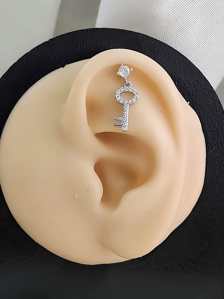 Kilit Anahtar Model Kıkırdak Piercing Tragus Helix Silver Gümüş Renk Küpe - 1297