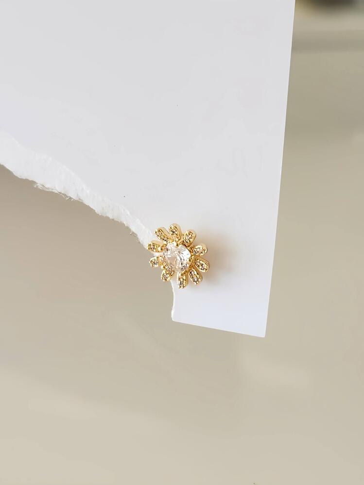 Çiçek Model Kıkırdak Piercing Tragus Helix Altın Gold Renk Küpe - 1573