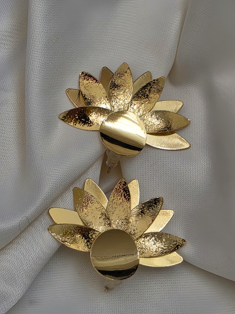 Kat Kat Yaprak Çiçek Güneş Model Gold Renk Küpe 5*4cm - 1807