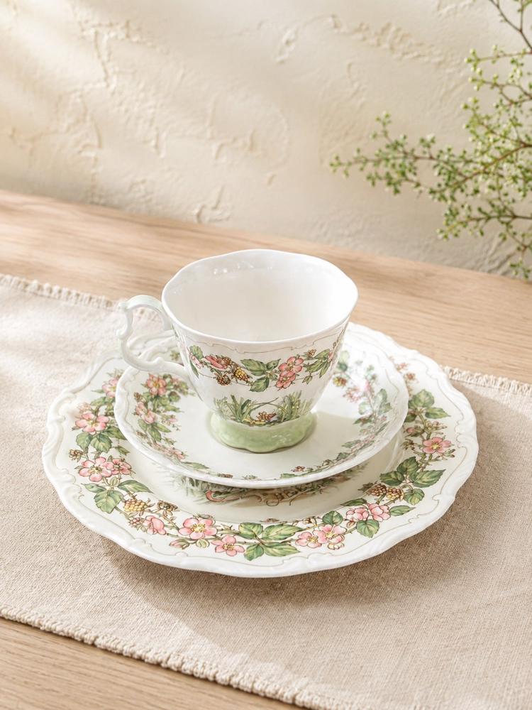 Royal Doulton Brambly Hedge porselen fincan seti