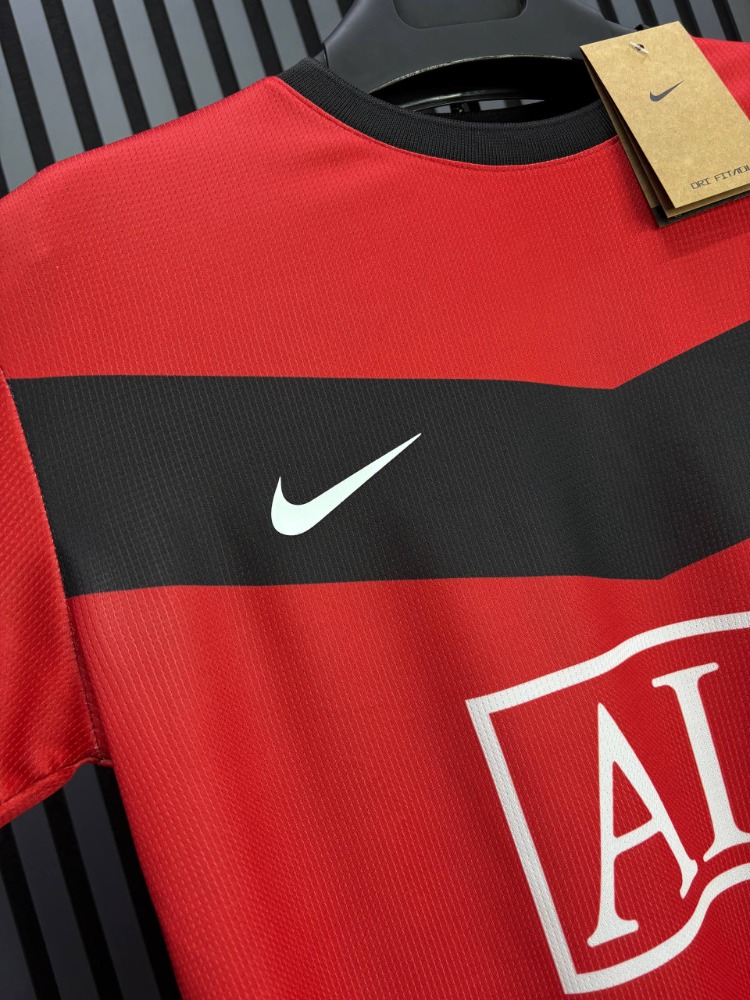 Manchester United 2009 Retro Forma – AIG Özel Seri