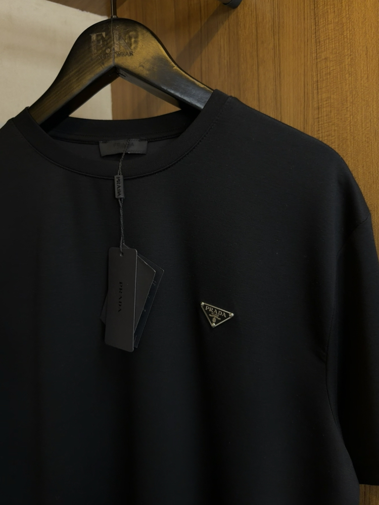 Prada Logo Plaque T-shirt ( İthal-Ütü İstemez-NFC Aktif)