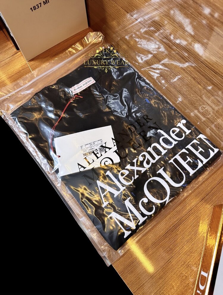 Alexander McQueen duck flower T-shirt (black)