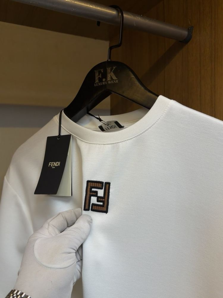 Fendi Logo T-shirt ( İthal-Ütü İstemez-NFC Aktif)  