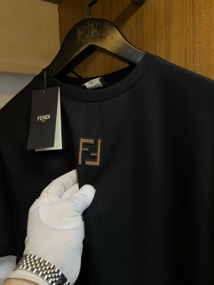 Fendi Logo T-shirt ( İthal-Ütü İstemez-NFC Aktif) 