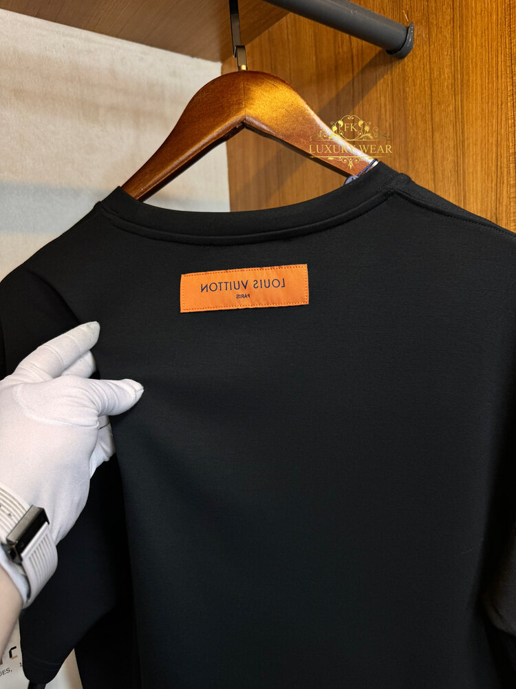 Louis Vuitton Logo T-shirt ( İthal-Ütü İstemez-NFC Aktif)