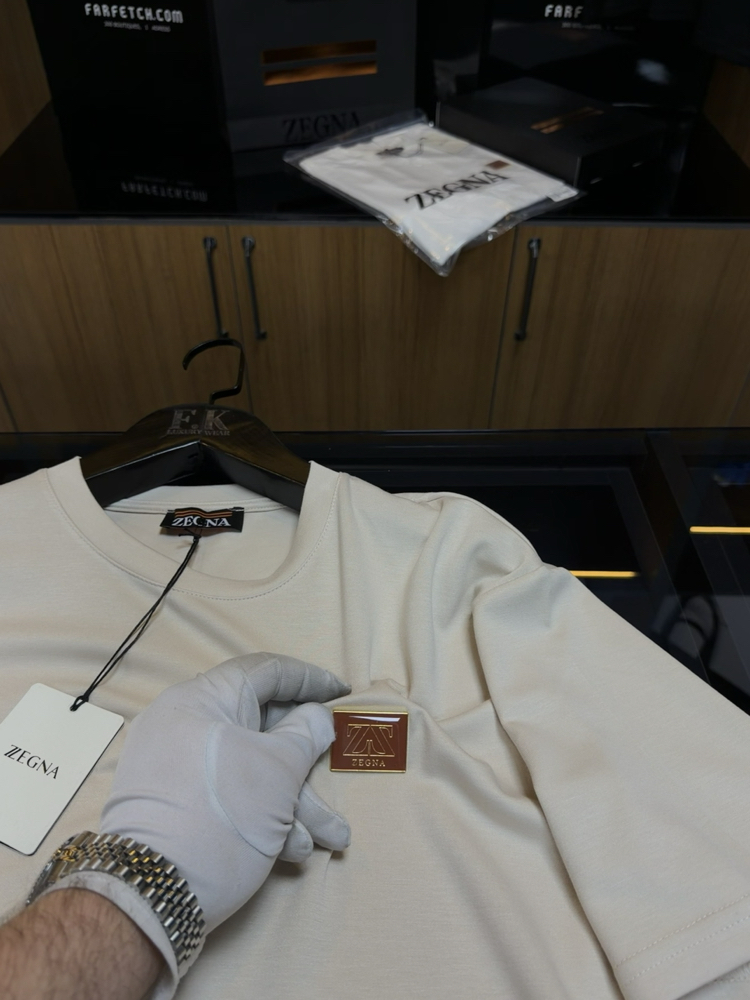 Zegna Logo Plaque T-shirt ( İthal-Ütü İstemez-NFC Aktif) Kum Beji