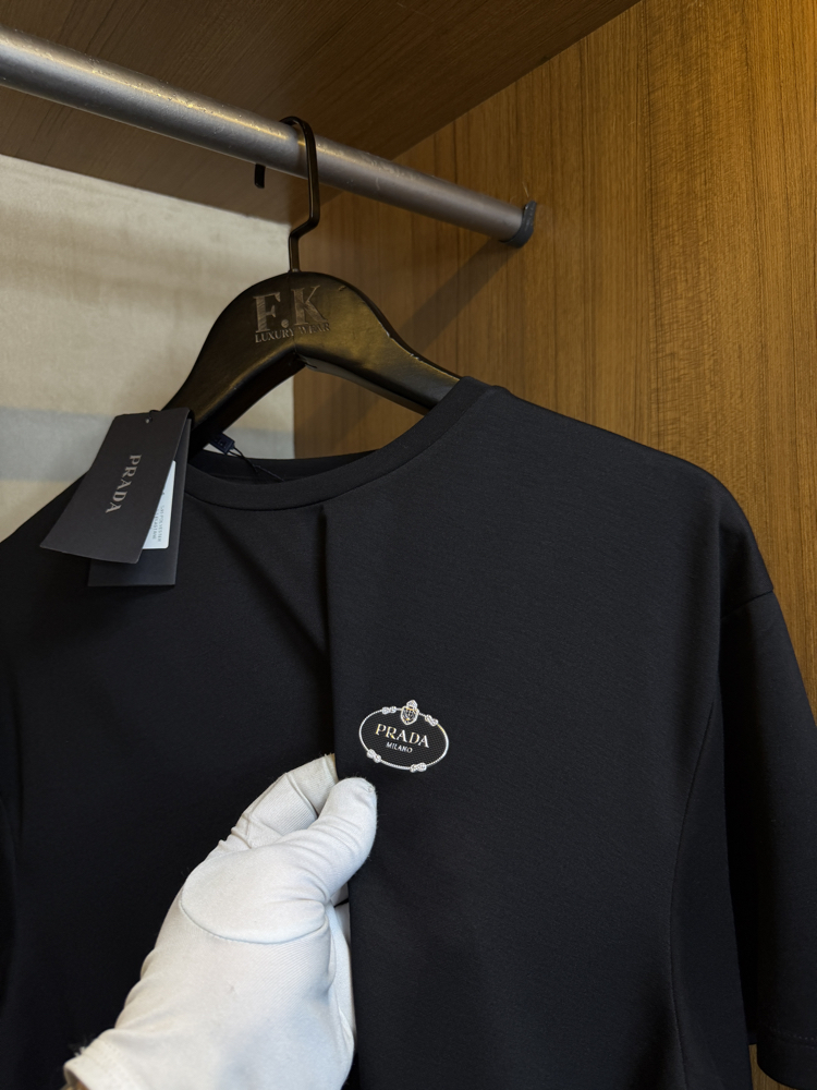 Prada Logo T-shirt ( İthal-Ütü İstemez-NFC Aktif)