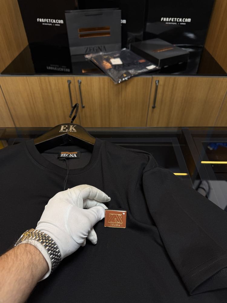 Zegna Logo Plaque T-shirt ( İthal-Ütü İstemez-NFC Aktif) Siyah