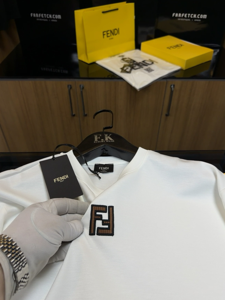 Fendi Logo T-shirt ( İthal-Ütü İstemez-NFC Aktif)  