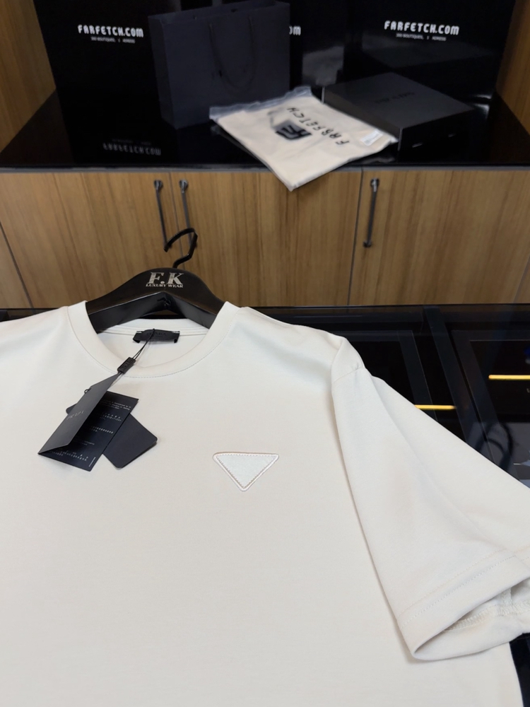 Prada Logo T-shirt ( İthal-Ütü İstemez-NFC Aktif) - Kum Beji