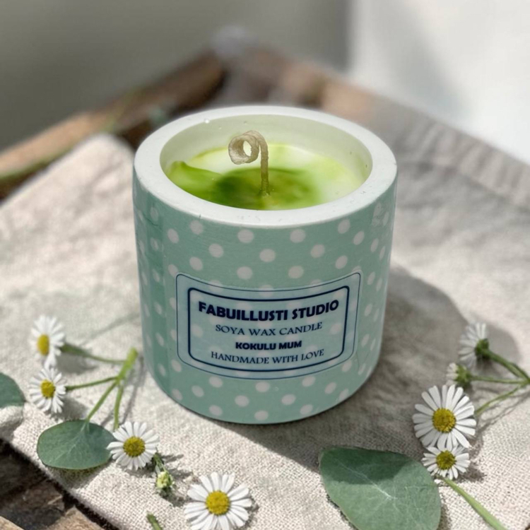 Mint Yeşili Puantiyeli Dekoratif Mum | Vernikli, Çizmez Tabanlı Şık Tasarım 6x7 cm