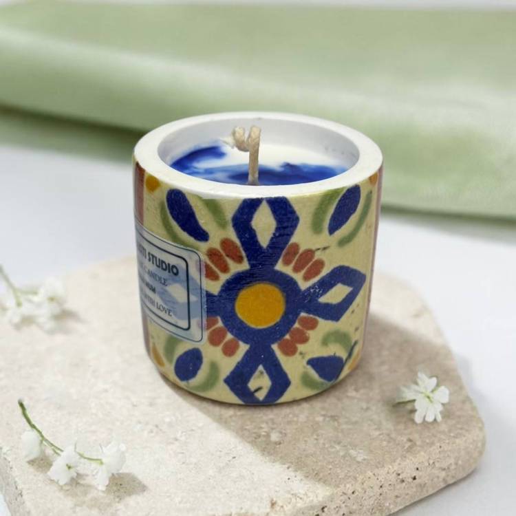 Soya Mum Kokulu | Etnik Desenli Dekoratif Mum | Vernikli, Çizmez Tabanlı Şık Tasarım 6x7 cm
