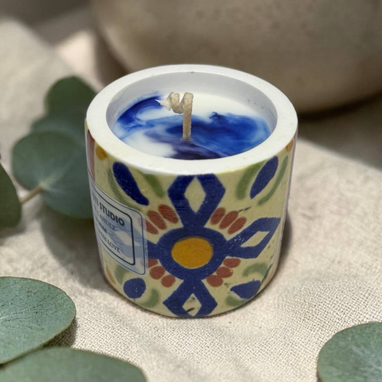 Soya Mum Kokulu | Etnik Desenli Dekoratif Mum | Vernikli, Çizmez Tabanlı Şık Tasarım 6x7 cm