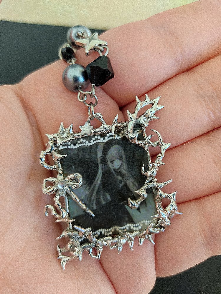 Suigintou Framed Pendant