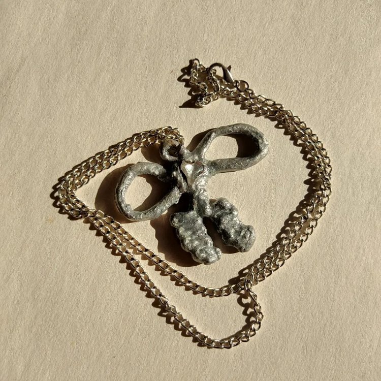 Silver Ribbon Kolye