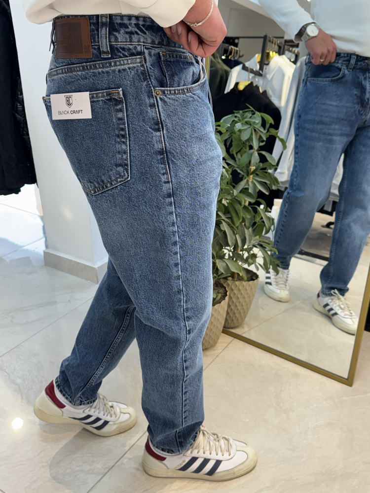 BOYFRIEND JEAN