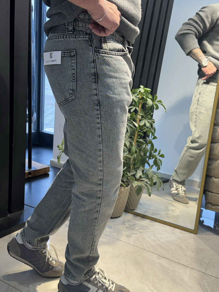 BOYFRIEND JEAN