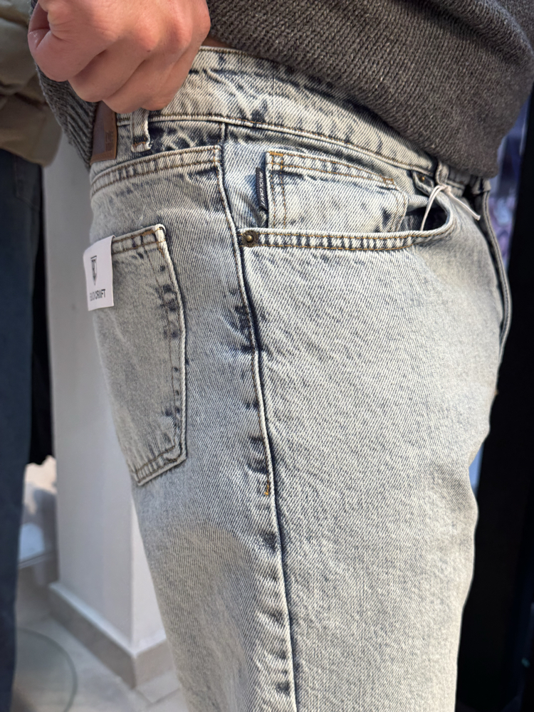 BOYFRIEND JEAN
