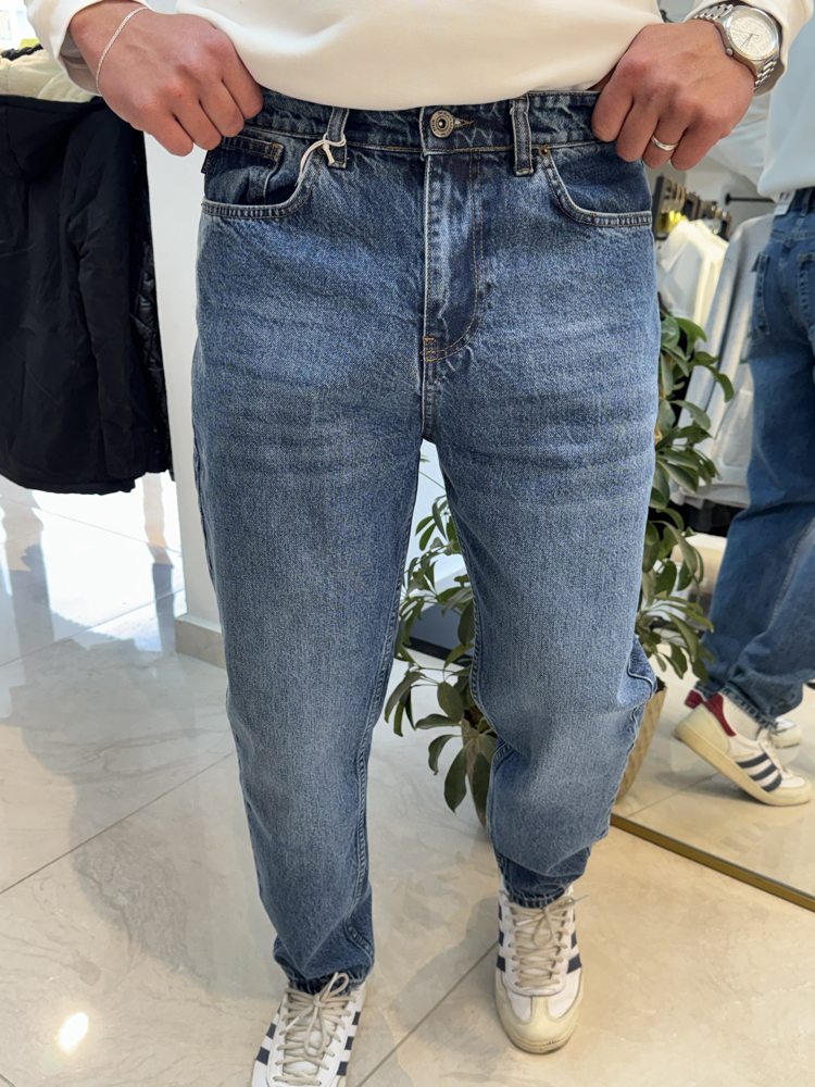 BOYFRIEND JEAN