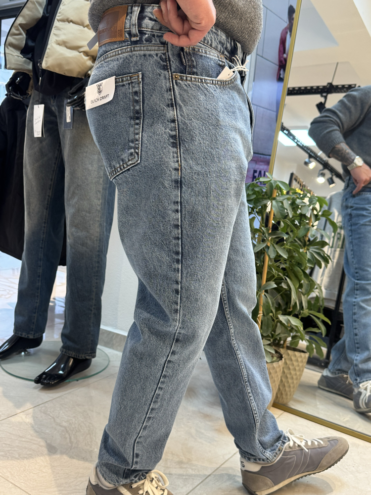 BOYFRIEND JEAN