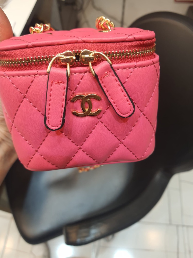 CHANEL DERİ TASARIM MAKYAJ ÇANTASI 