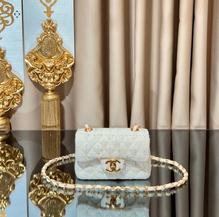 CHANEL İthal kumaş paslanmaz çelik aksesuarlı tasarım çanta
