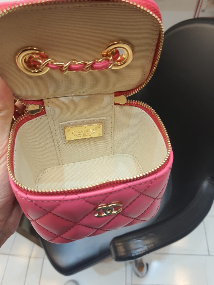 CHANEL DERİ TASARIM MAKYAJ ÇANTASI 