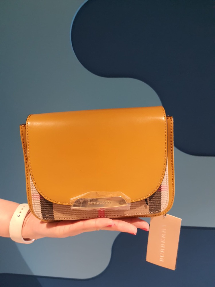 BURBERRY Tasarım Ayarlanabilir Askılı Hardal Sarısı Çanta