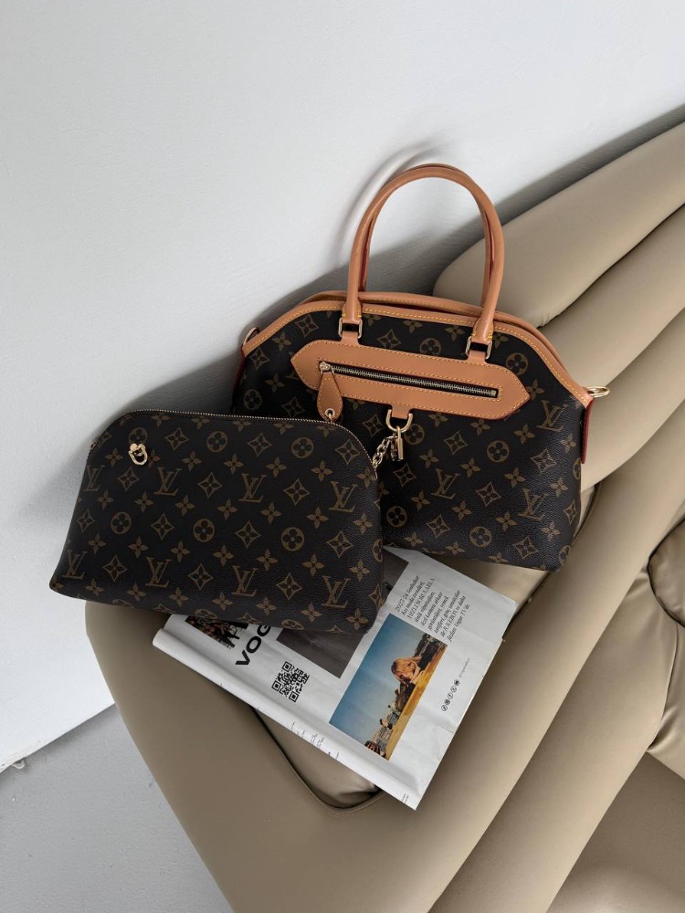LOUIS VUITTON Deri İthal Çanta Paslanmaz Çelik malzeme kullanarak tasarlanmıştır