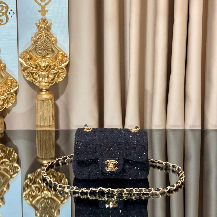 CHANEL İthal kumaş paslanmaz çelik aksesuarlı tasarım çanta