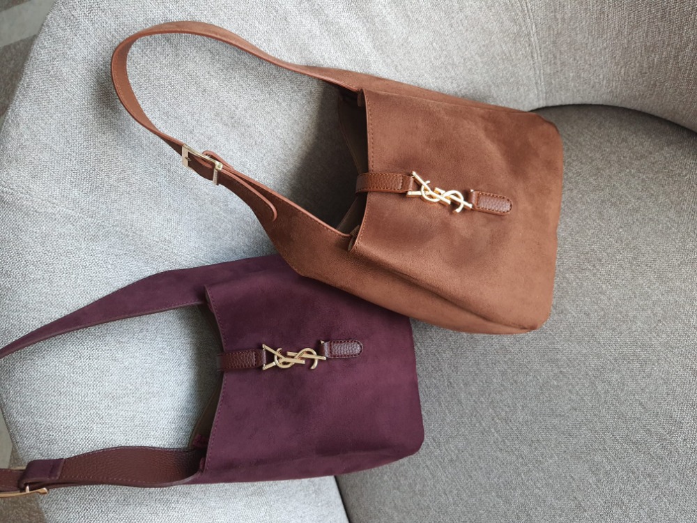 YVES SAINT LAURENT Süet Gold Aksesuarlı Toz Torbalı Çanta