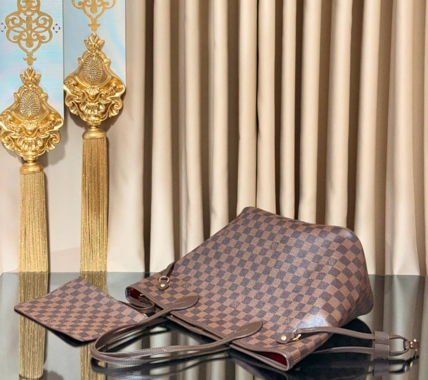 LOUIS VUITTON Hakiki Deri tasarım paslanmaz çelik aksesuarlı toz torbalı
