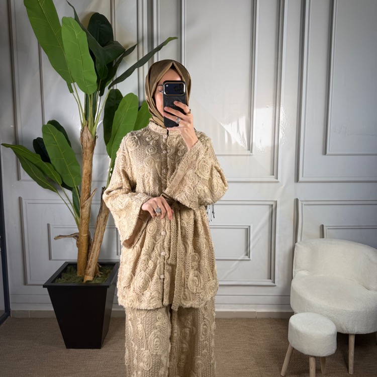 Selvi Çetin Nude 3 Boyutlu Takım