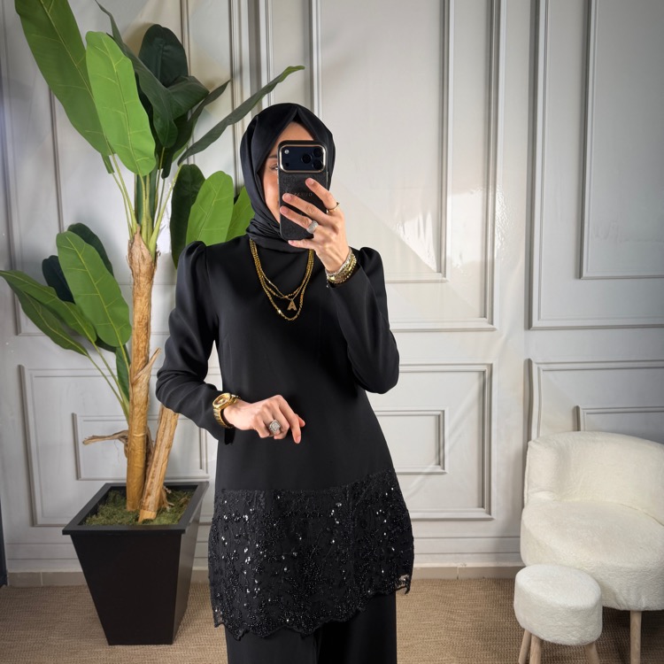 Selvi Çetin Uçları Dantelli Takım