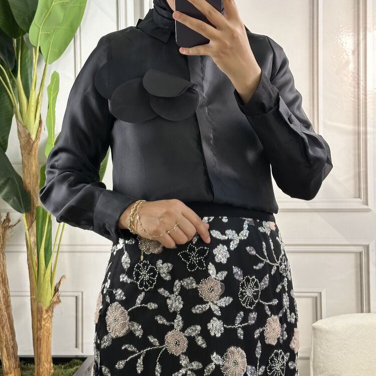 selvi çetin siyah organze gömlek