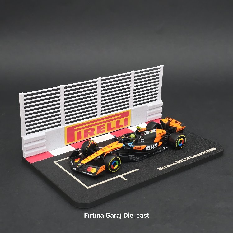 1:43 Lando Noris 2025 Dünya Şampiyonu Grid Diziliş Dioraması Pilotlu Model