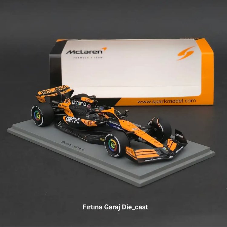 1:43 Spark Mclaren MCL38 Oscar Piastri 2024