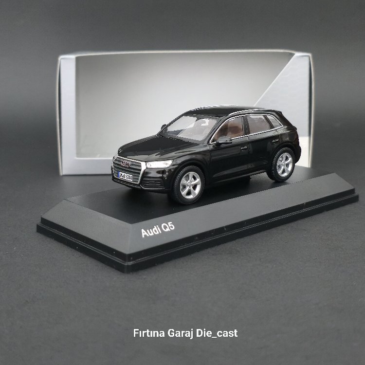 1:43 Audi Q5