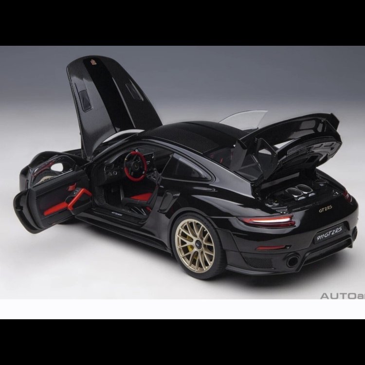 1:18 Autoart Porsche 911 (992,2) GT2 Weissach Package