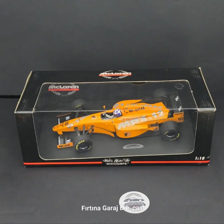 1:18 Mclaren Mercedes MP4 /12 1997