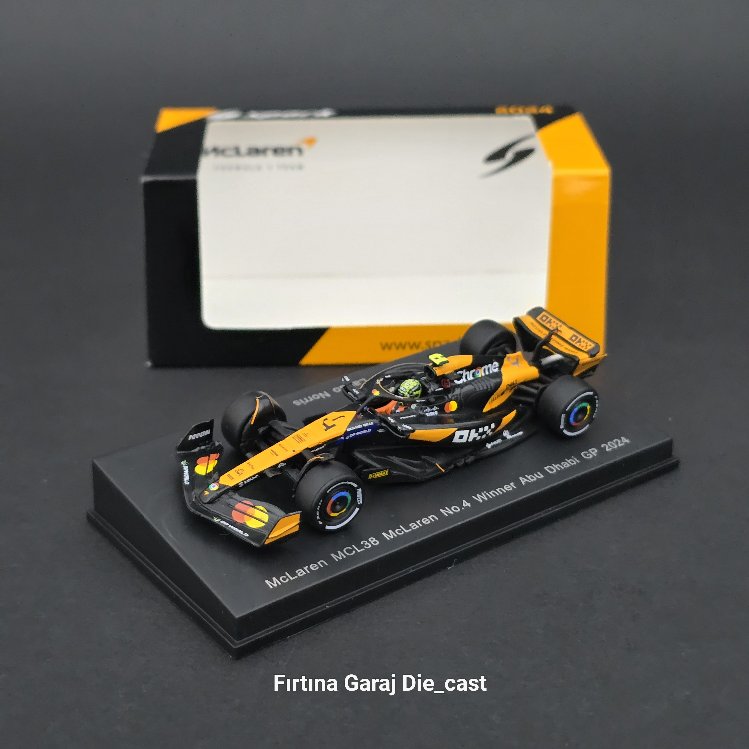 64 Spark Mclaren MCL38 Lando Noris 2024 Abu Dhabi GP Kazanan