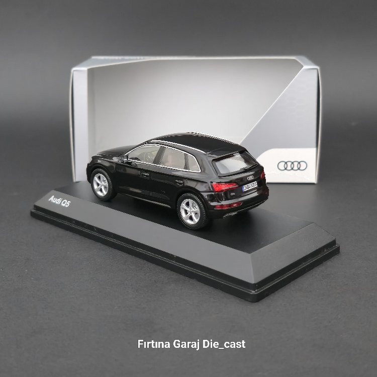 1:43 Audi Q5
