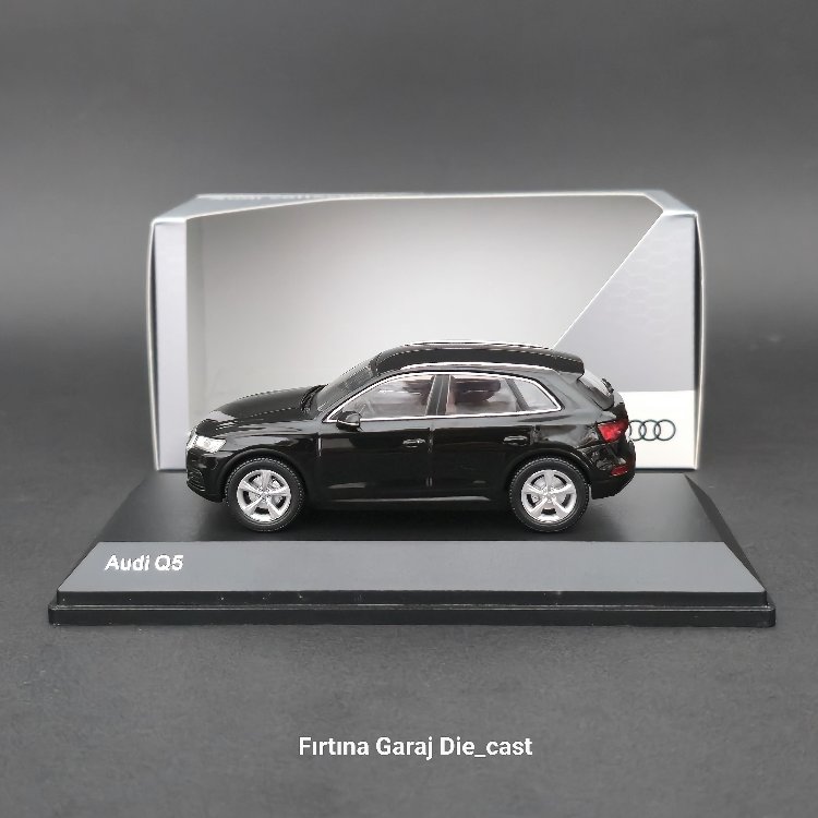 1:43 Audi Q5