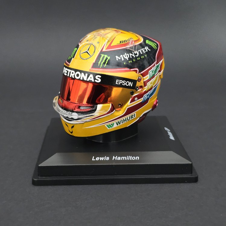 1:5 Lewis Hamilton 2017 Dünya Şampiyonu Kask Figürü