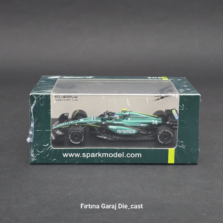 1:64 Aston Martin AMR24 Fernando Alonso 2024