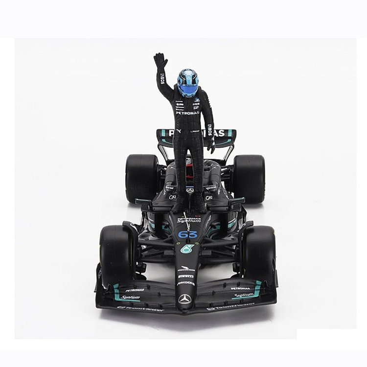 1:24 Mercedes AMG W14 George Russell 2023 Figürlü Model