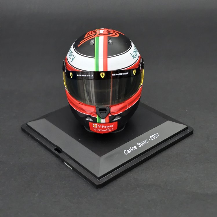 1:5 Carlos Sainz 2021 Kask Figürü 
